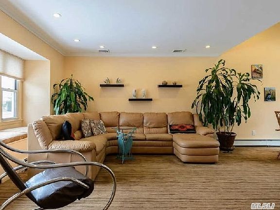 4th image of 202 Radcliff Dr