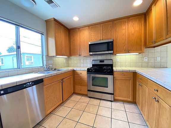 5th image of 4817 Narragansett Ave