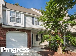 8042 Christmas Ct, Charlotte, NC 28216