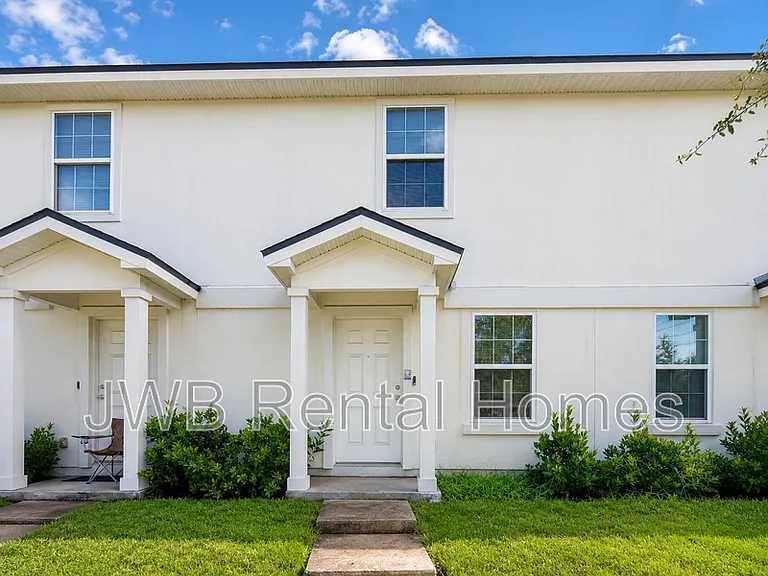 8498 McGirts Village Ln — Photo 1