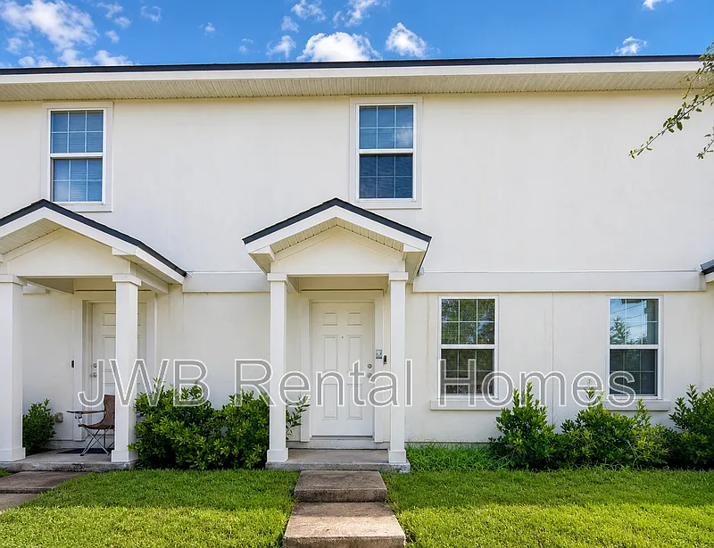 8498 McGirts Village Ln