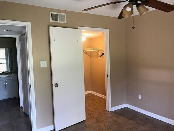 4th image of 827 Asheville Dr #827
