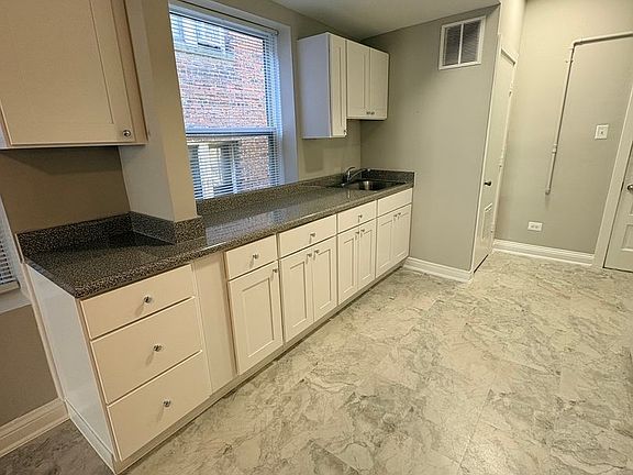 3rd image of 310-314 N Pine Ave #310-2A