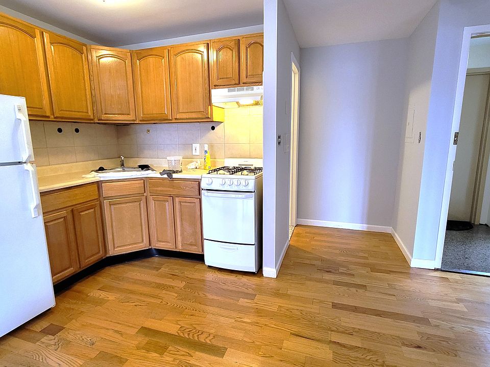 1st image of 25-55 31st St #2R