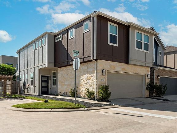 2nd image of 1511 Lakeline Oak Dr