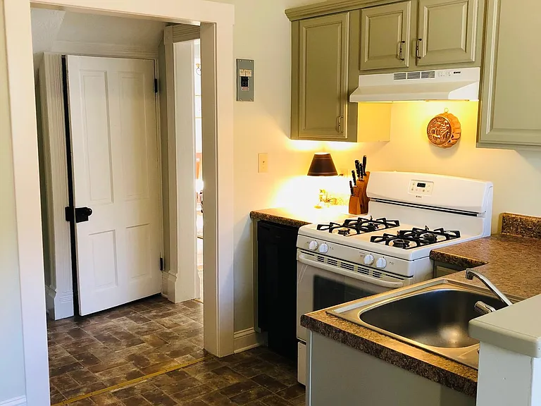 810 N Augusta St #1 — Photo 4