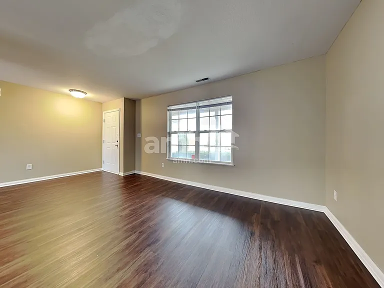 4704 Ashfield Dr — Photo 10