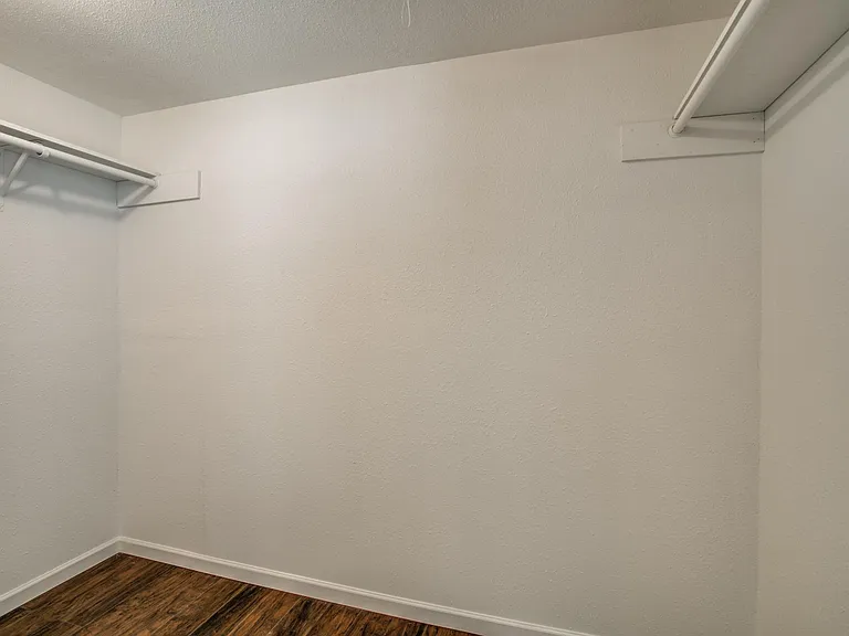 2530 Wheelwright Ln — Photo 11