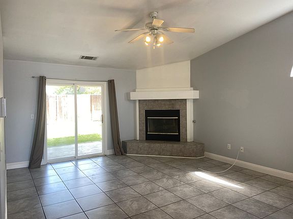 4th image of 8518 Hoodsport Ave