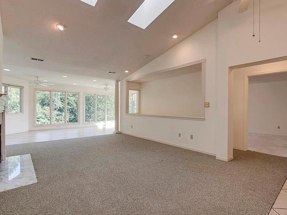 4th image of 221 Bokoshe Cir