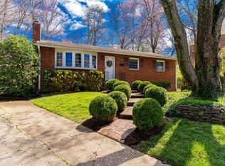 902 Potterton Cir SW, Vienna, VA 22180