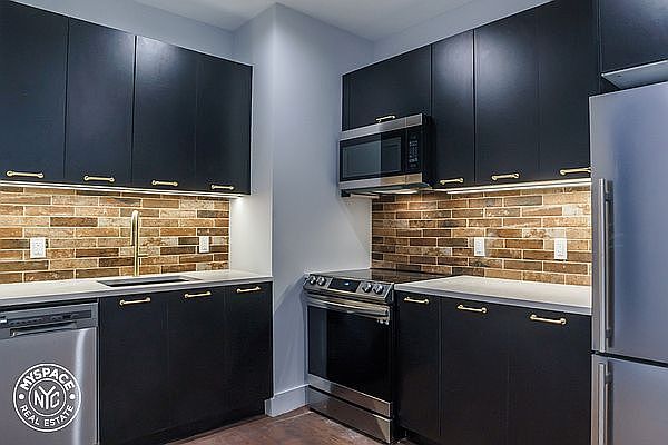 1st image of 99 Varet St #1A