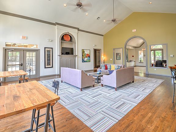 5th image of 1011 Wonder World Dr APT 201
