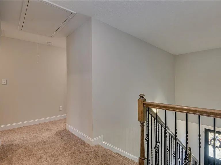 533 Fermoy Ln — Photo 23