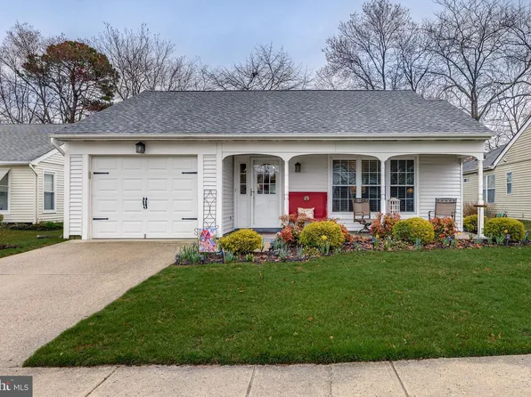 32 Cotherstone Dr, Southampton, NJ 08088