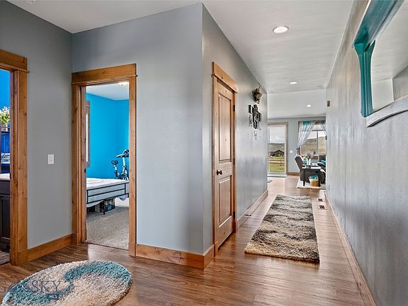 3rd image of 23 Whippoorwill Ln