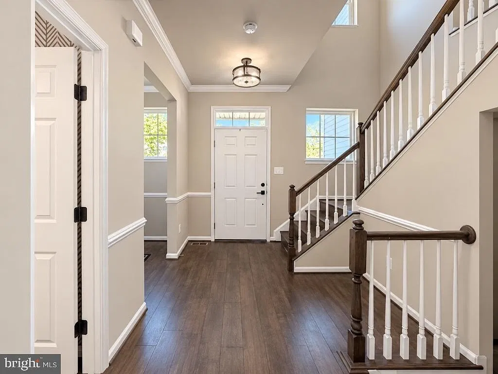 4 bed, 3.0 bath, 3212 sqft, $3,700 — Photo 4