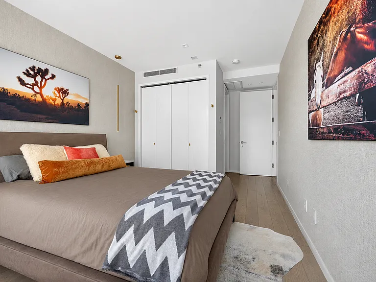 24-12 42nd Rd #Penthouse 8A — Photo 11