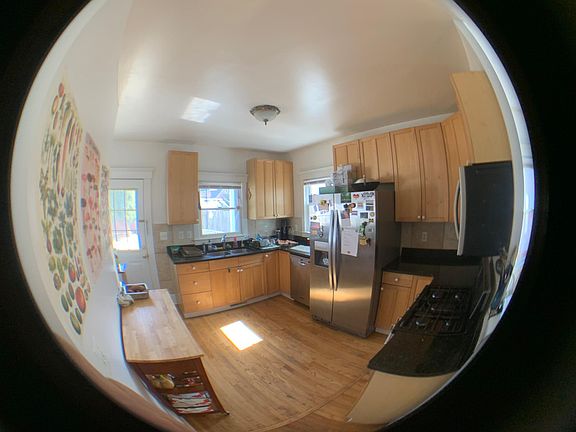 3rd image of 628 N 4th Ave