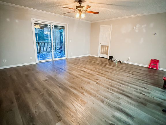 3rd image of 106 Dolly Dr