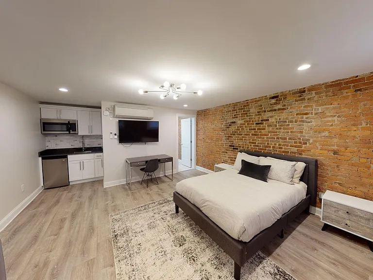 411 Orange St — Photo 2