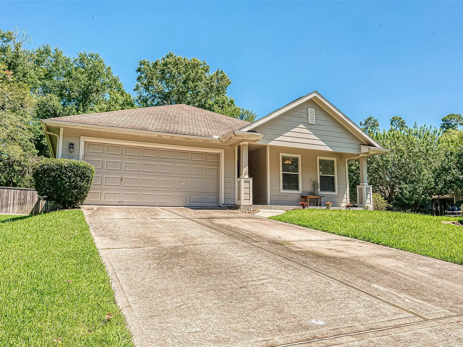 3 bed, 2.0 bath, 1649 sqft, $2,195 — Photo 2