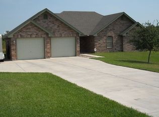 221 Henderson Rd, Los Fresnos, TX 78566