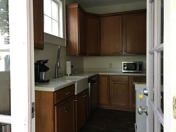 4th image of 4438 General Pershing St #4438