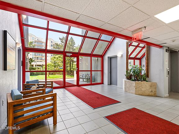 5th image of 300 Ocean Ave N APT 1C