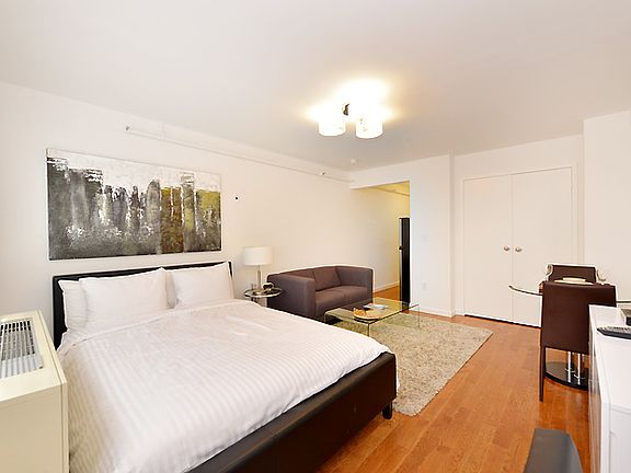 4th image of 140 W 19th St APT 7C