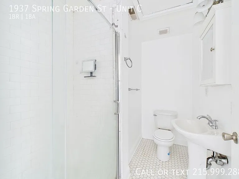 1937 Spring Garden St #C — Photo 10
