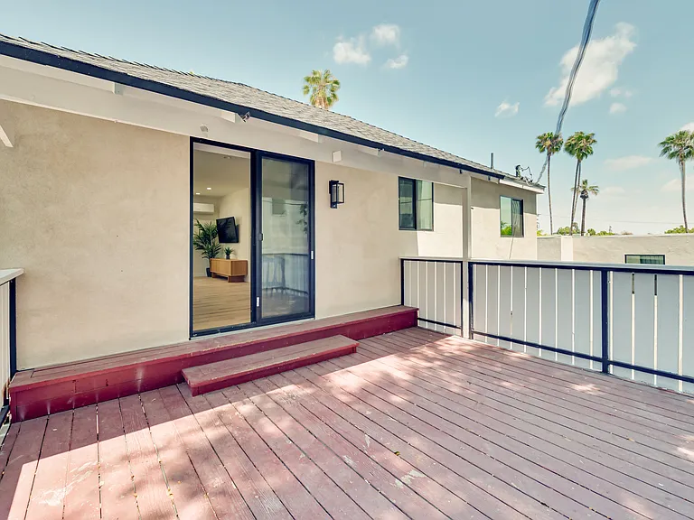 918 N San Vicente Blvd #D — Photo 16