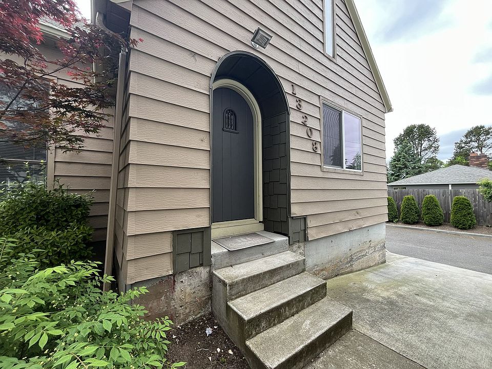 1st image of 13208 NE Glisan St