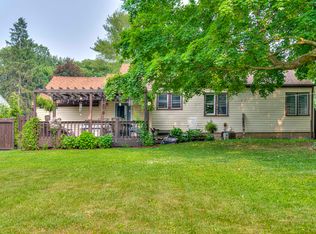 2230 Maple Dr, Jackson, MI 49203