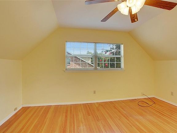 3rd image of 4016 Taft Pkwy