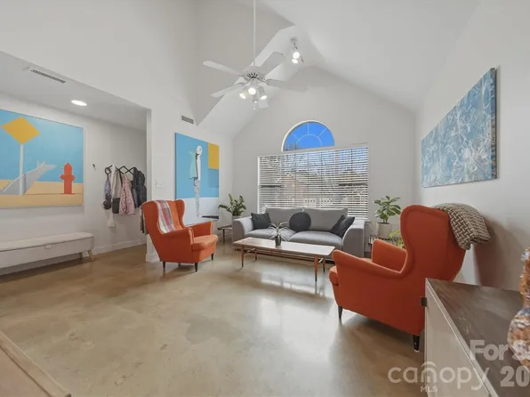 1658 20th Avenue Ct NE, Hickory, NC 28601