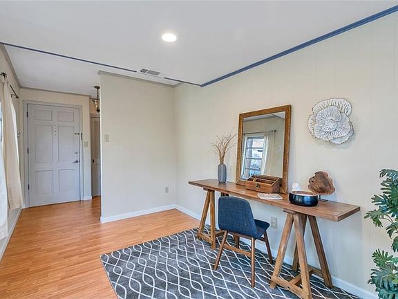 5th image of 2719 Pine St