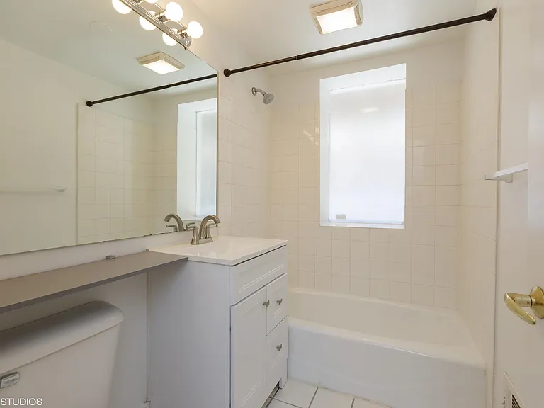 743 W Belden Ave #A — Photo 11