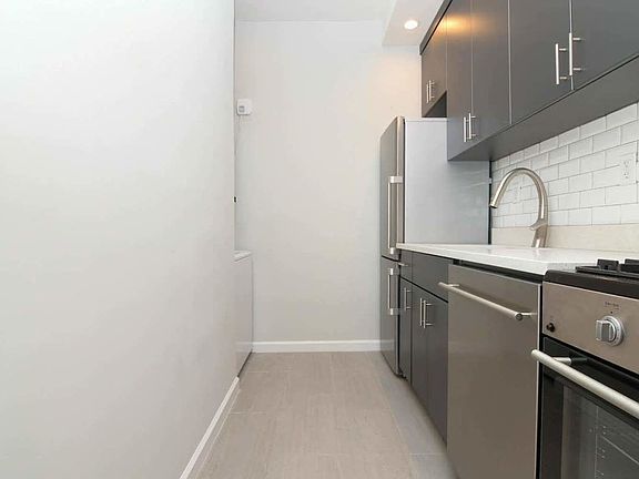 3rd image of 59 W 105th St #A1