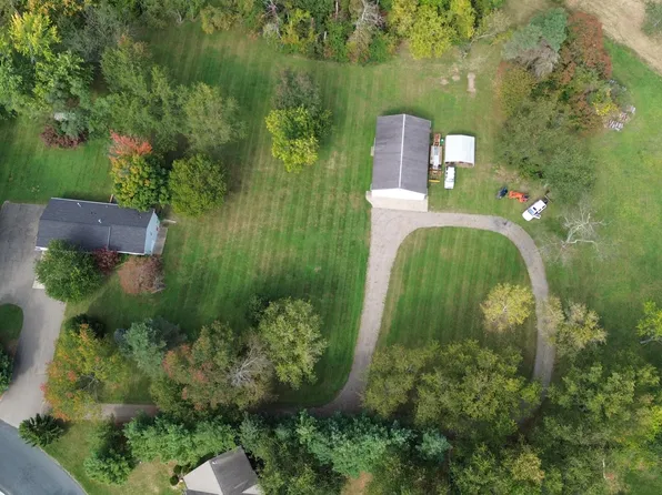 3100 Vliet Ln, Kalamazoo, MI 49004