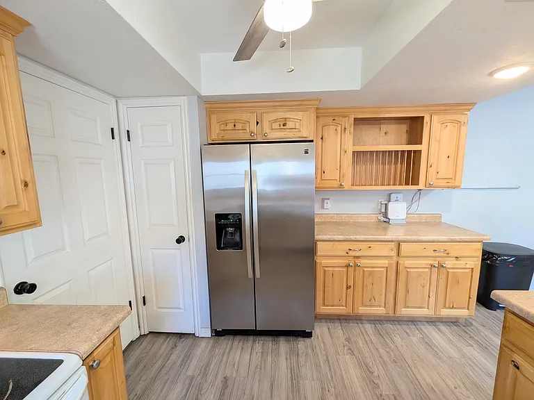 175 S 300 W #1 — Photo 36