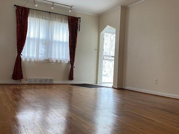 2nd image of 345 Bryn Mawr Rd