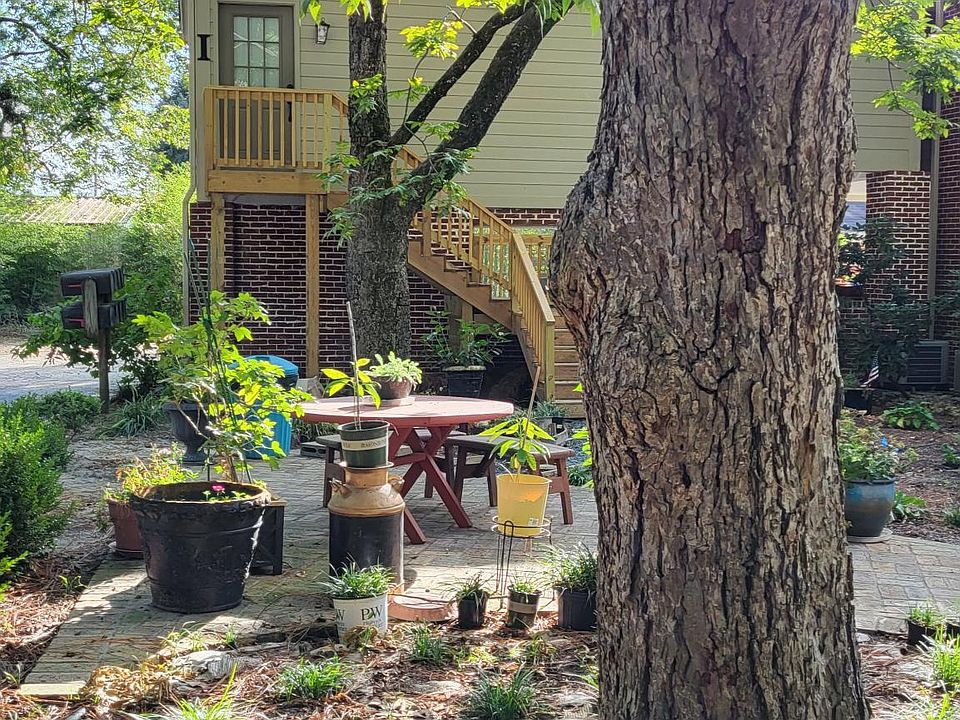 Front Entrance of Unit I yard has very old pecan trees