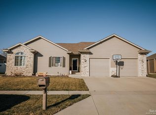 801 Rittgers Ln, Salina, KS 67401