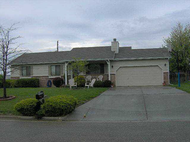 1st image of 24 Woodland Dr