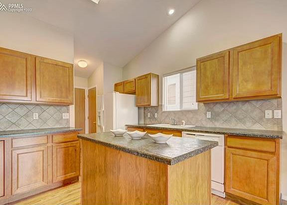 2nd image of 1190 Legend Oak Dr