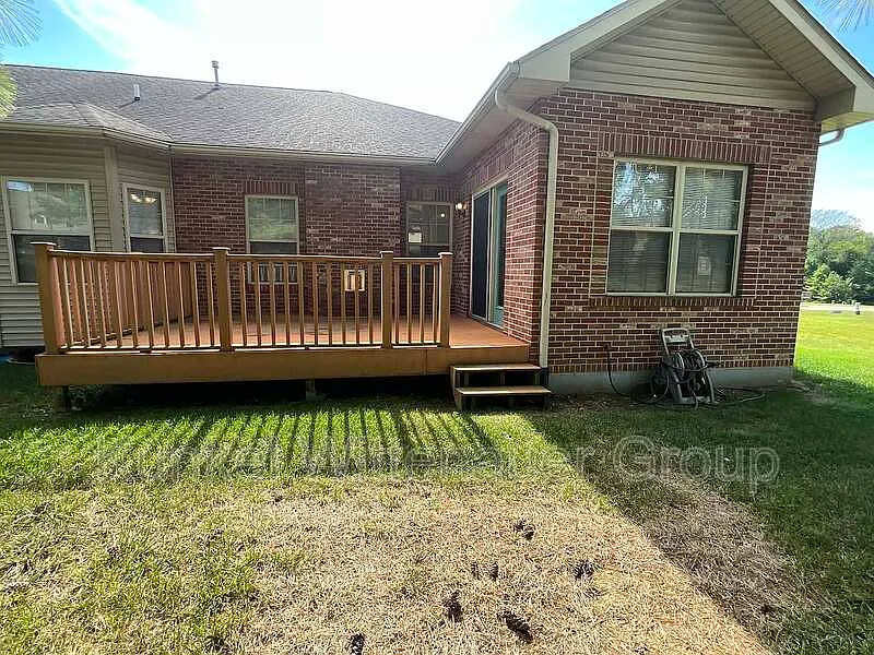 2 bed, 2.0 bath, 1400 sqft, $1,595 — Photo 2