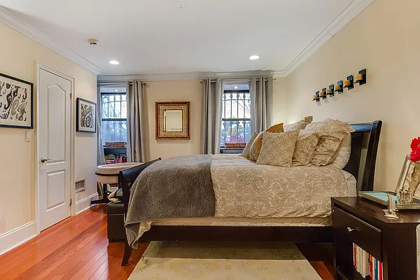 Rented by Twyford Real Estate | media 34