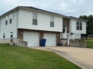 102 Brittany Ln, Brookfield, MO 64628
