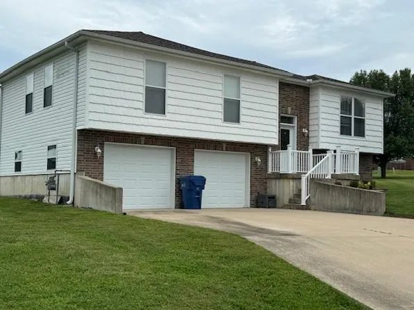 102 Brittany Ln, Brookfield, MO 64628